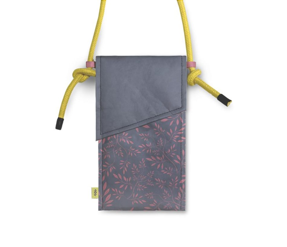 porta-celular-sueka-floral-galho-azul-porta-celular-frente