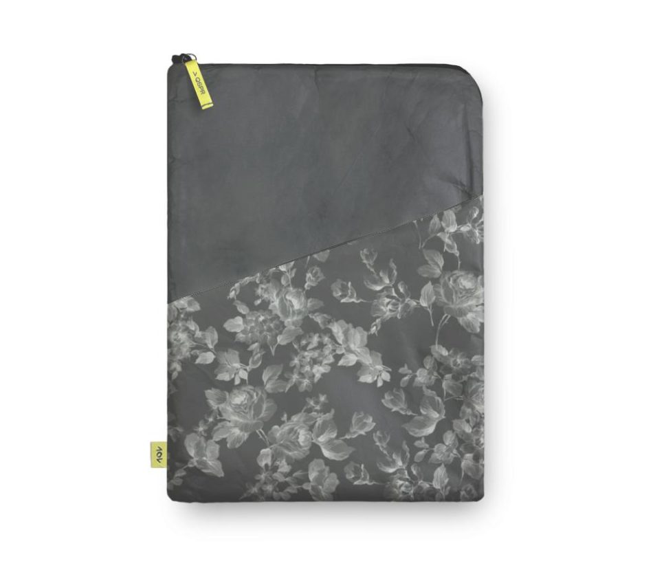 capa-notebook-pro-sueka-flores-pt-capa-note-ziper-frente