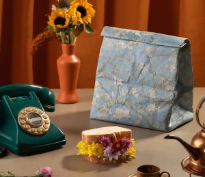 foto real lancheira amendoeira em flor sem alca