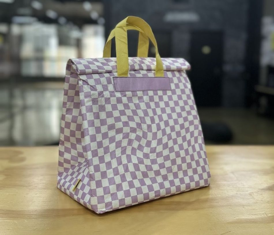 lancheira warped check lilas com alca lancheira warped check lilas com alca