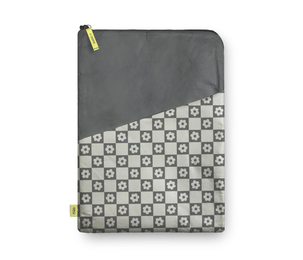 capa-notebook-pro-xadrez-floral-capa-note-ziper-frente