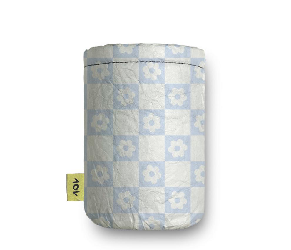 porta-lata-xadrez-floral-azul-porta-lata-frente