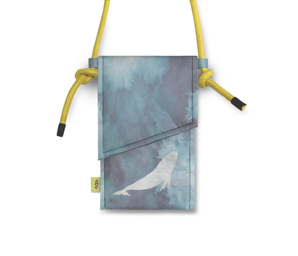 porta-celular-baleia-com-fundo-aquarela-estela-miazzi-porta-celular-frente