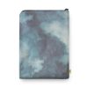 capa-notebook-pro-baleia-com-fundo-aquarela-estela-miazzi-capa-note-ziper-verso capa-notebook-pro-baleia-com-fundo-aquarela-estela-miazzi-capa-note-ziper-verso